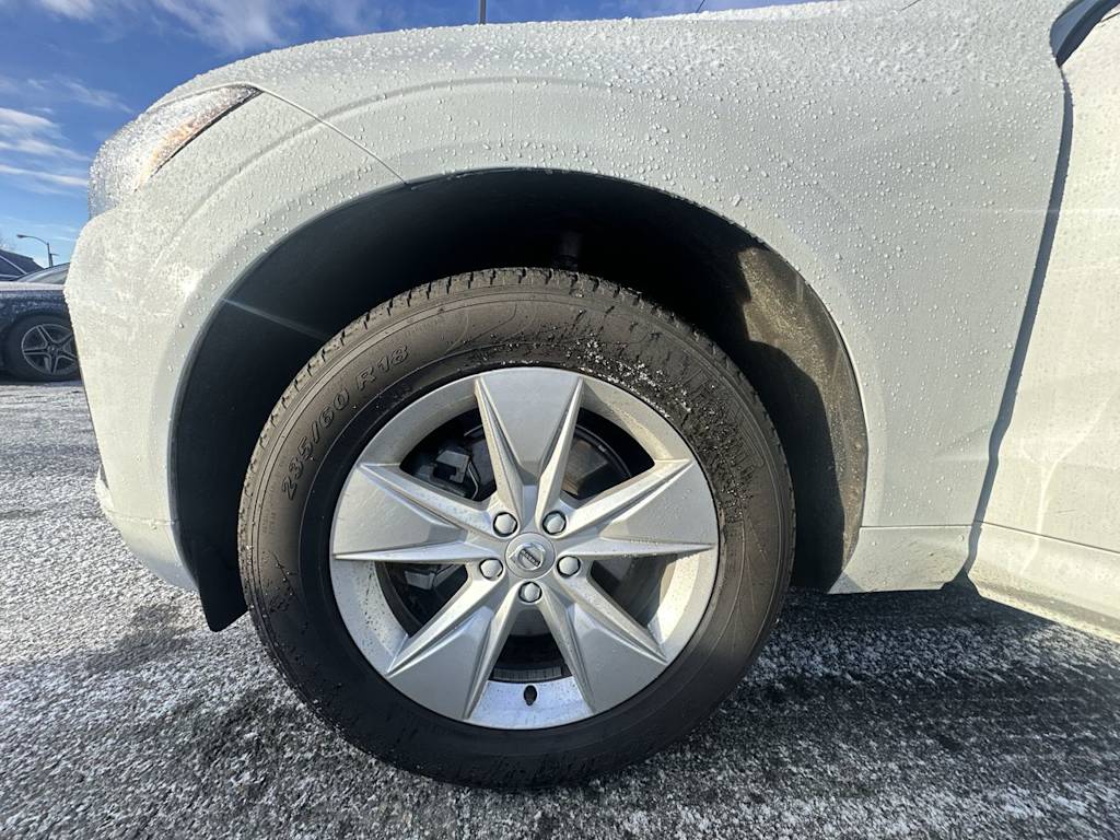 Thumbnail: 2022 Volvo XC60 - 5