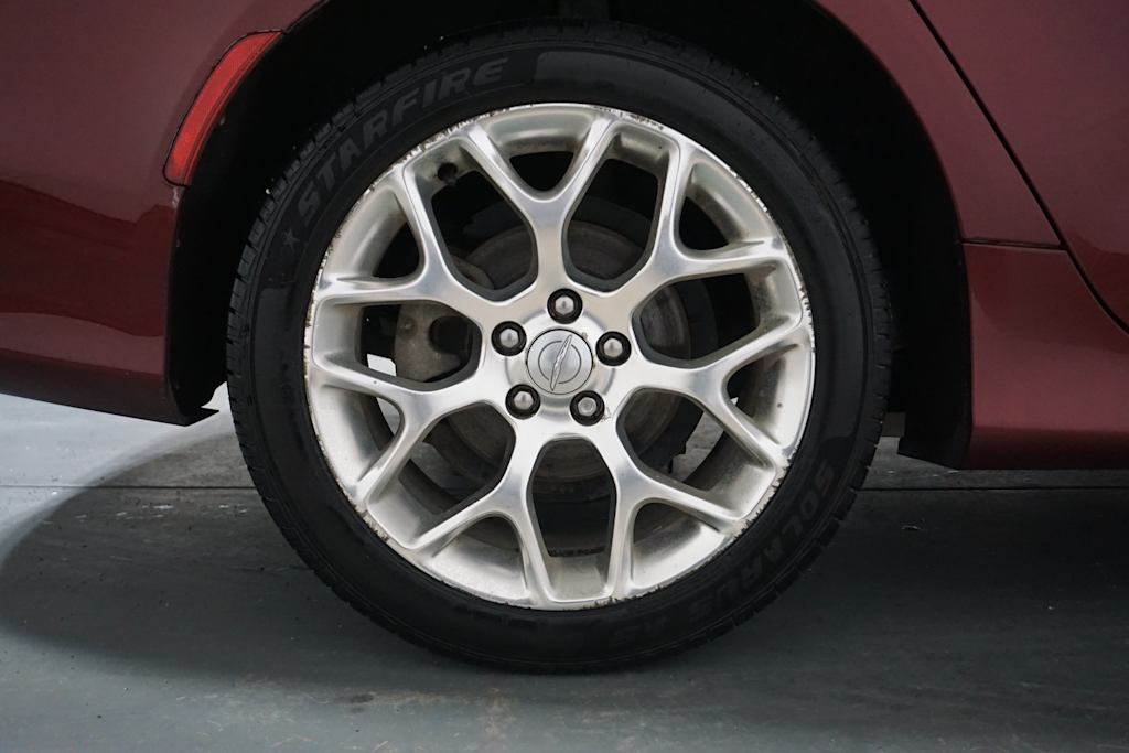 Thumbnail: 2015 Chrysler 200 - 19