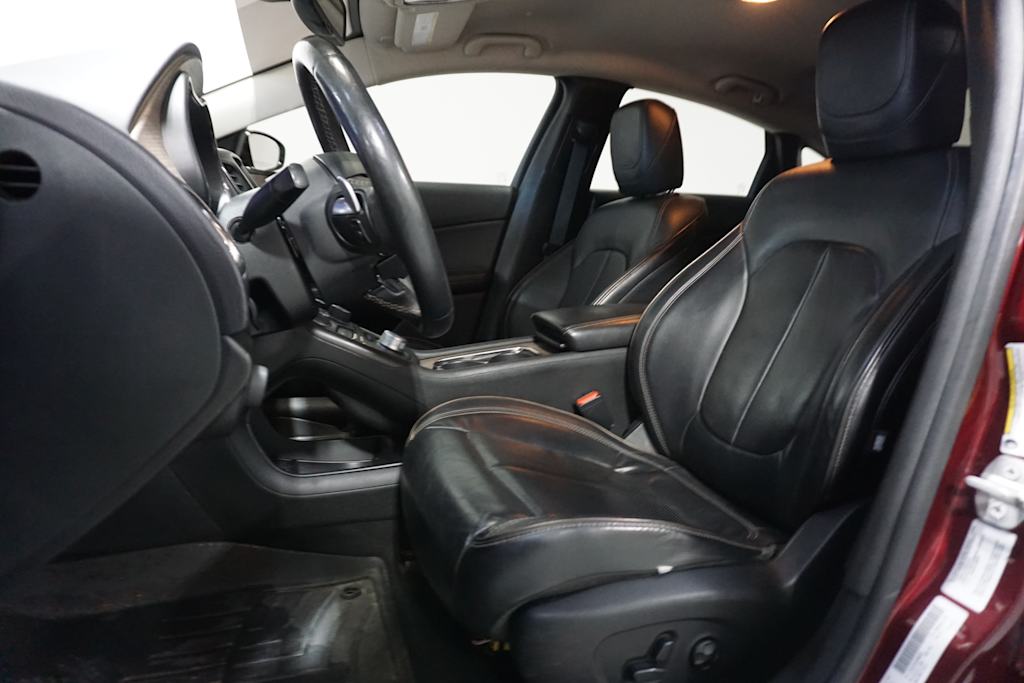 Thumbnail: 2015 Chrysler 200 - 9