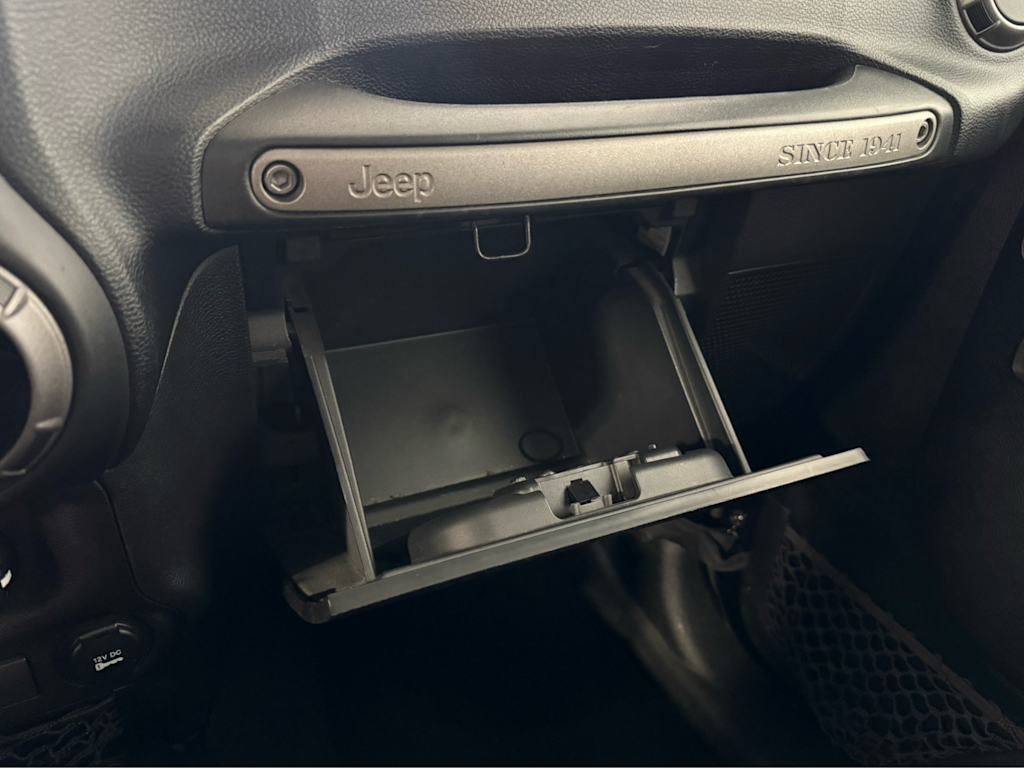 Thumbnail: 2018 Jeep Wrangler - 22