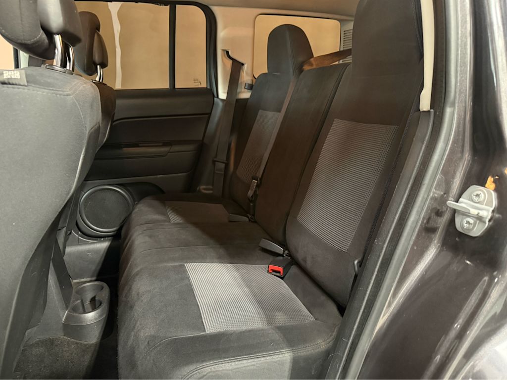 Thumbnail: 2015 Jeep Patriot - 9