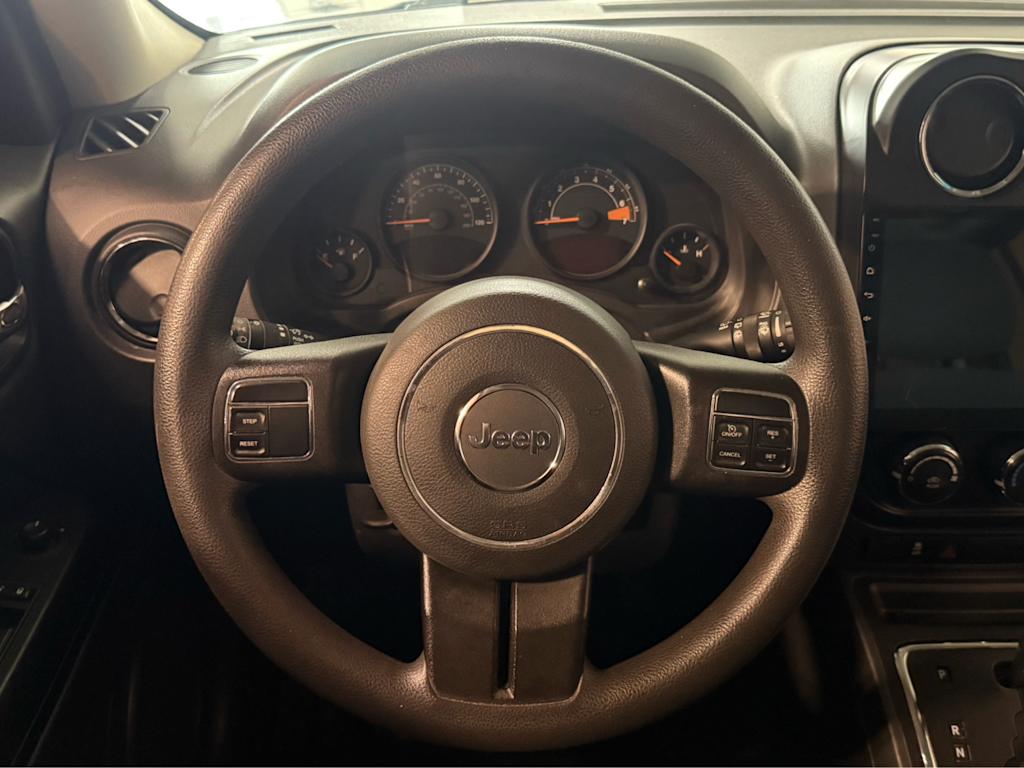 Thumbnail: 2015 Jeep Patriot - 7
