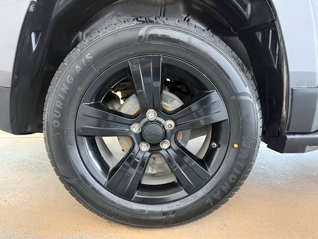 Thumbnail: 2015 Jeep Patriot - 17