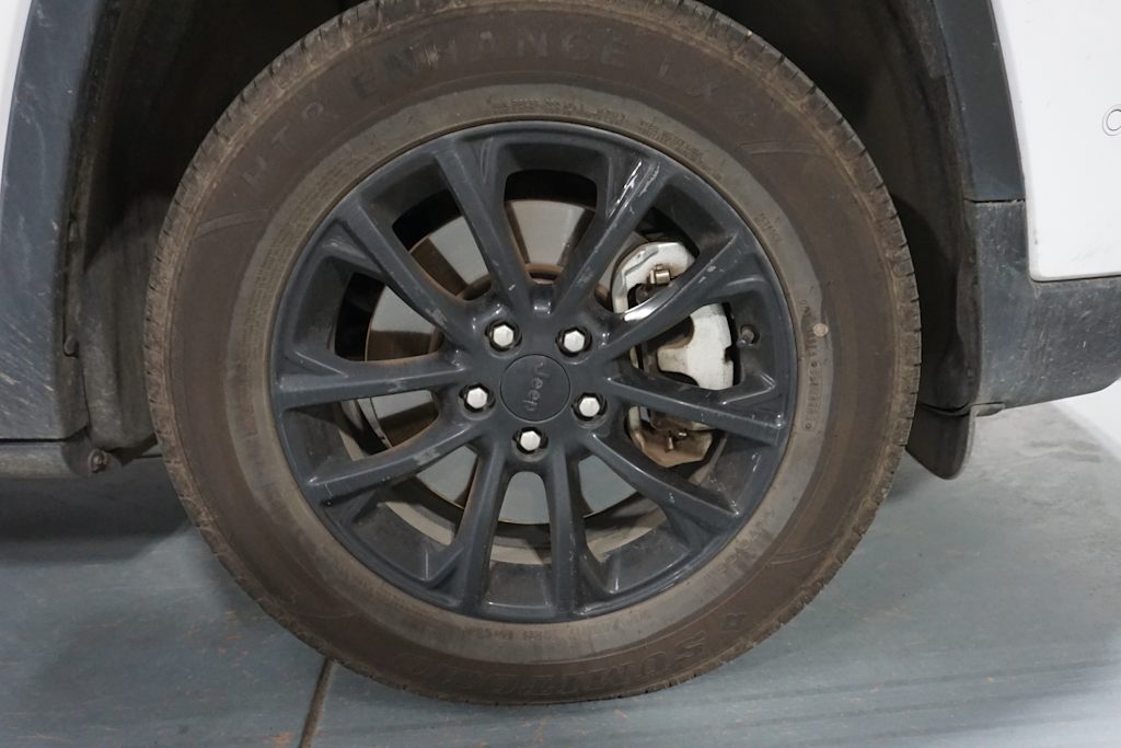 Thumbnail: 2023 Jeep Cherokee - 5