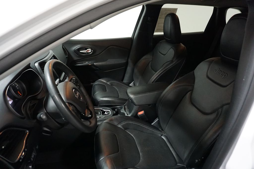 Thumbnail: 2023 Jeep Cherokee - 7