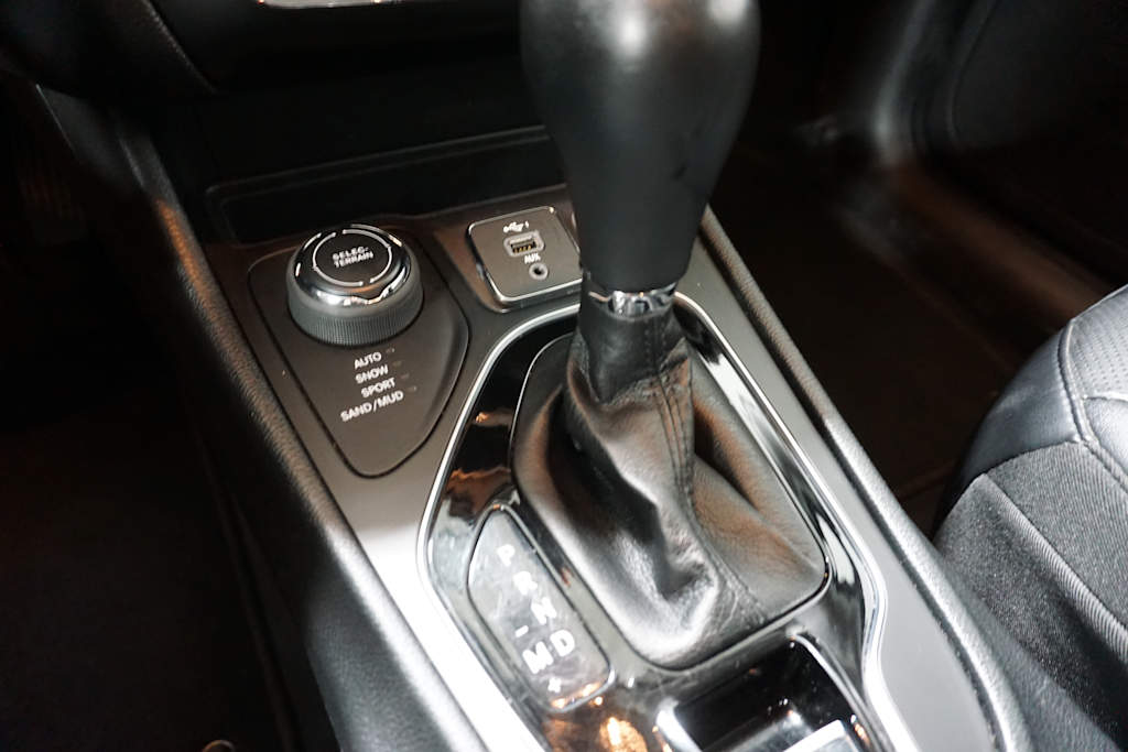 Thumbnail: 2023 Jeep Cherokee - 12