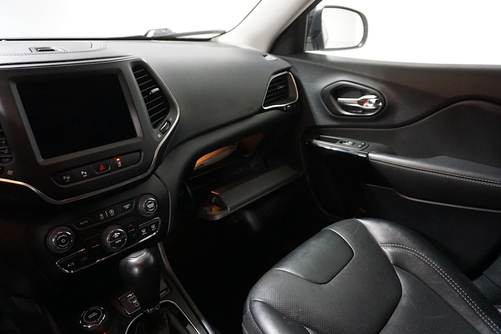 Thumbnail: 2023 Jeep Cherokee - 6