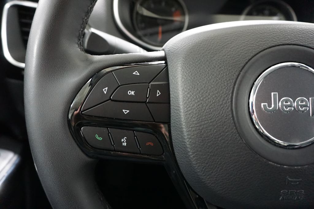 Thumbnail: 2023 Jeep Cherokee - 23