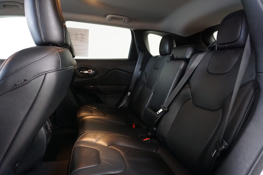 Thumbnail: 2023 Jeep Cherokee - 8