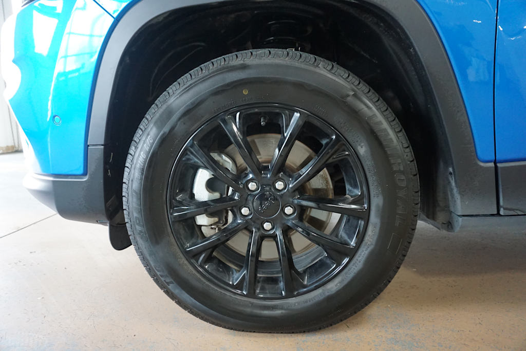 2023 Jeep Cherokee Altitude Lux 8