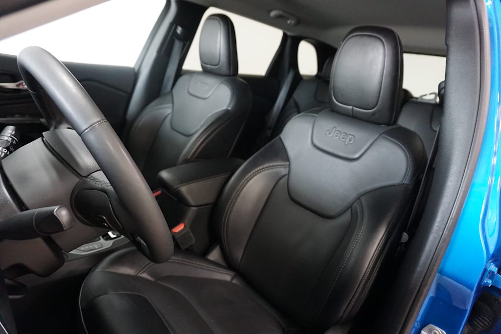 2023 Jeep Cherokee Altitude Lux 12