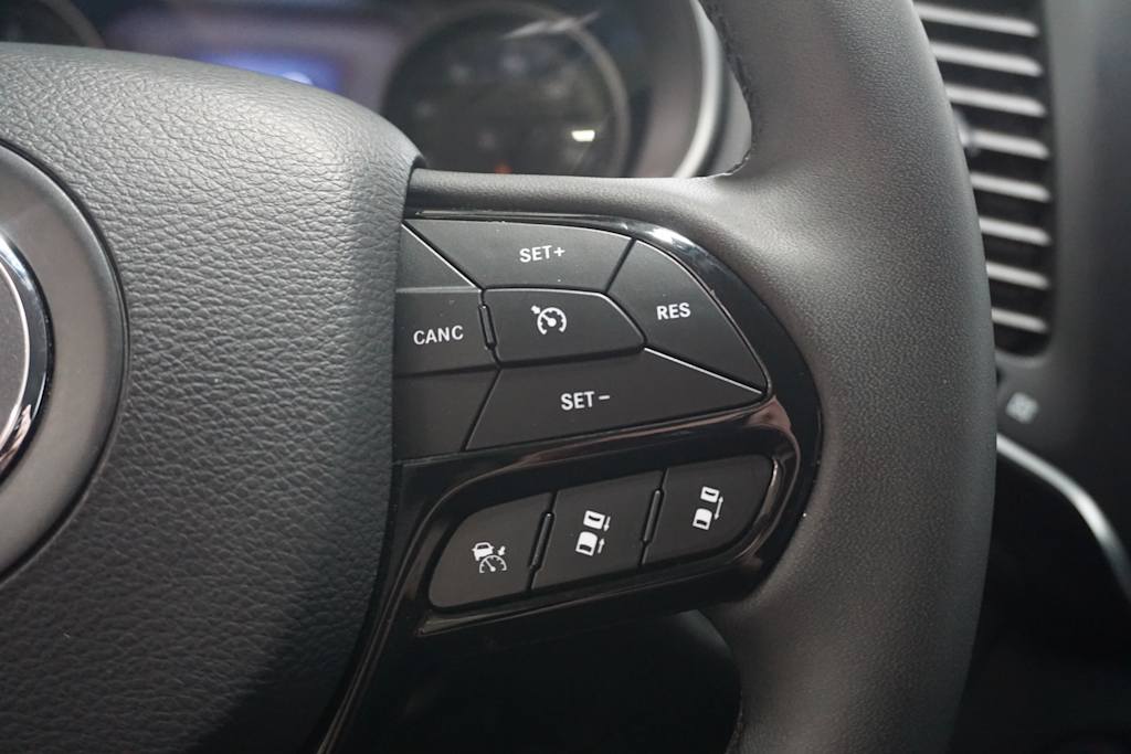 2023 Jeep Cherokee Altitude Lux 25