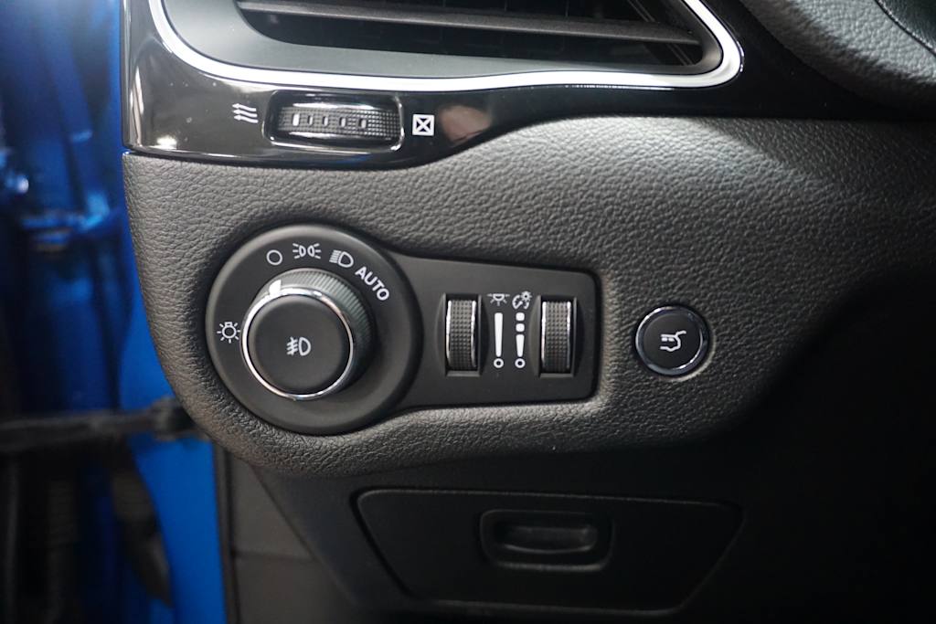 2023 Jeep Cherokee Altitude Lux 27