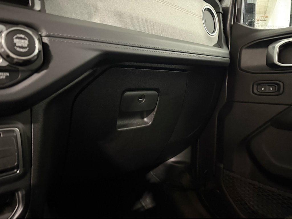 Thumbnail: 2025 Jeep Wrangler - 22