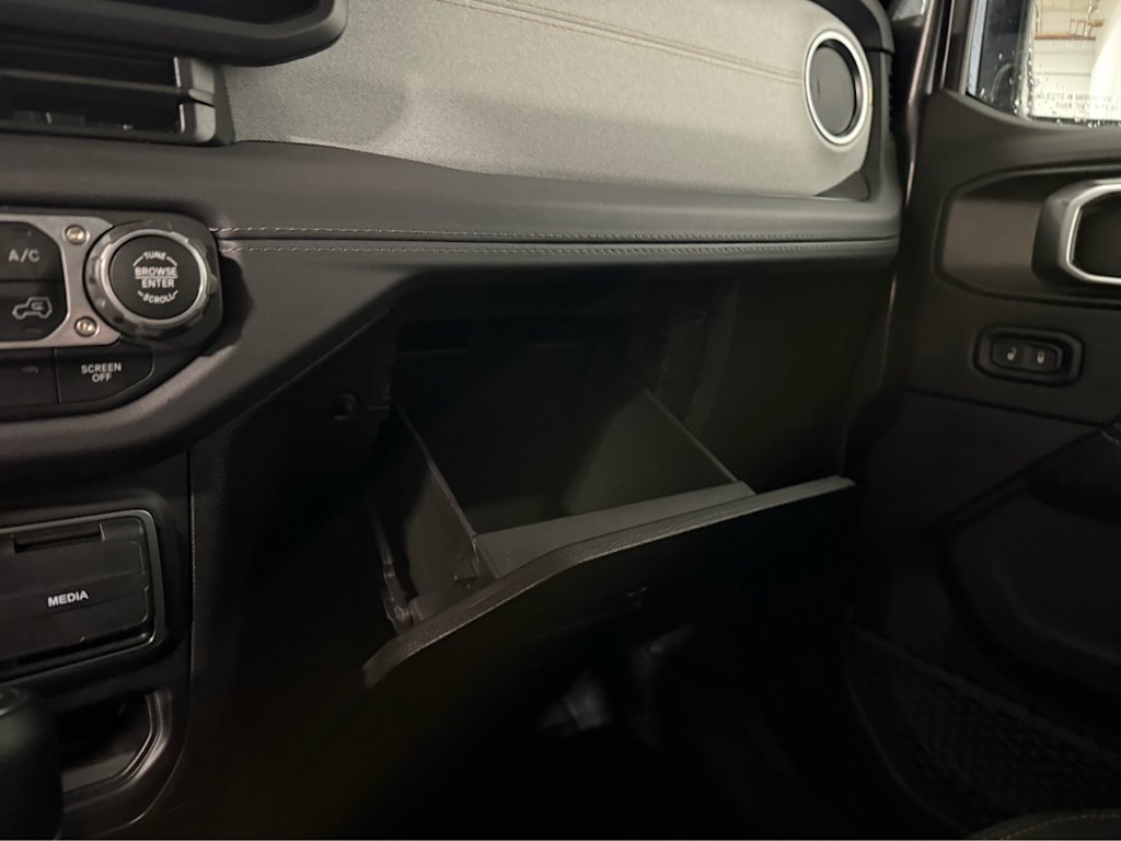 Thumbnail: 2025 Jeep Wrangler - 23