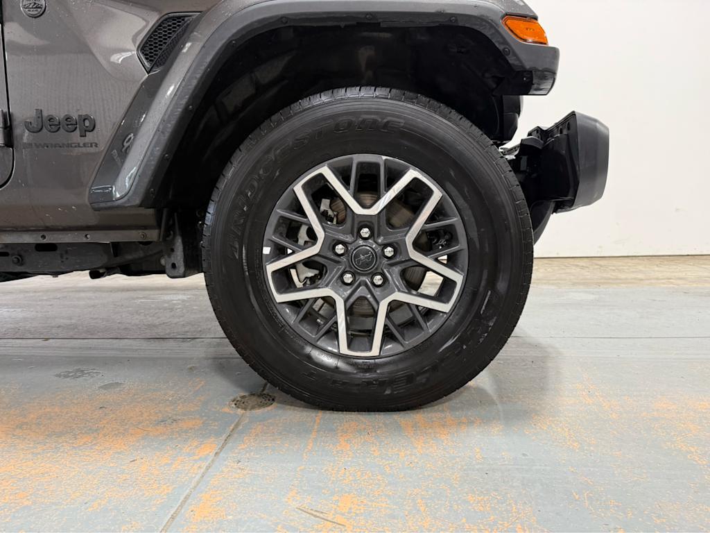 Thumbnail: 2025 Jeep Wrangler - 6