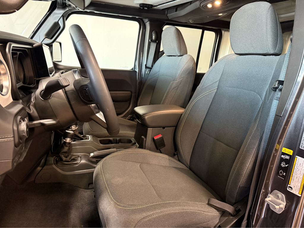 Thumbnail: 2025 Jeep Wrangler - 9