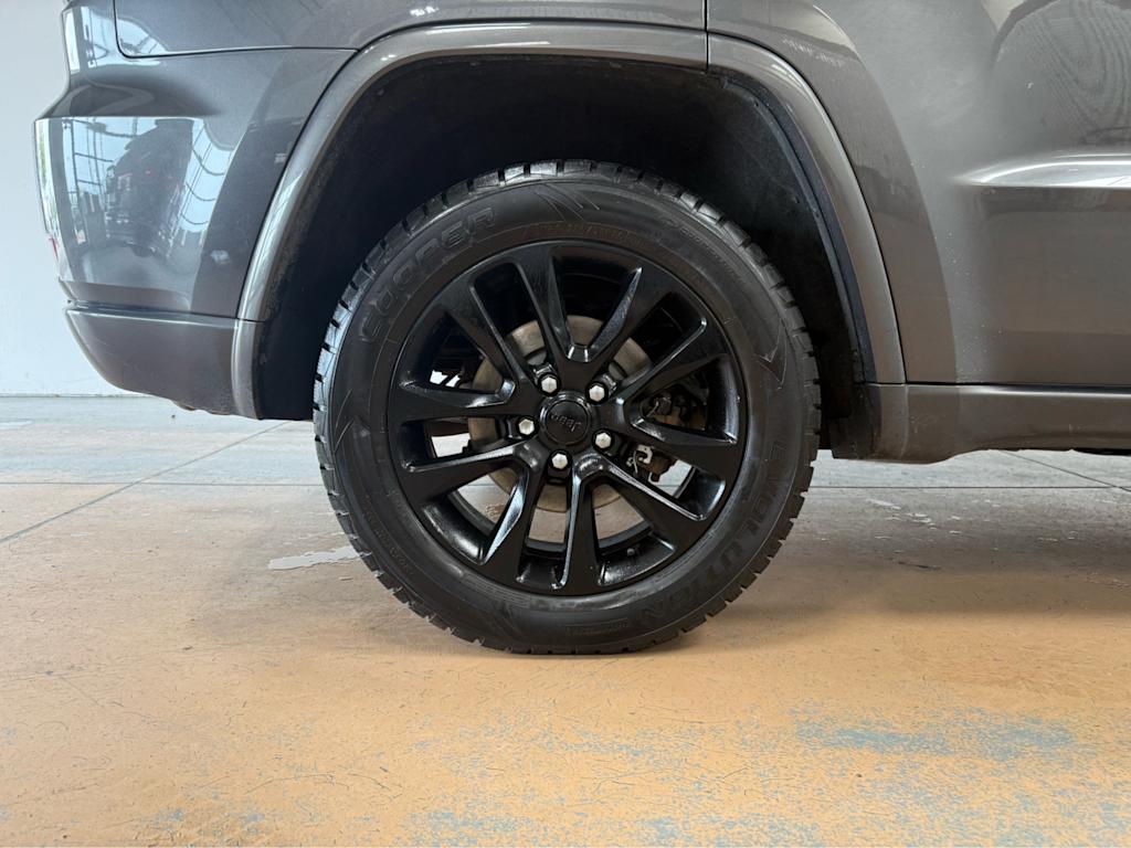Thumbnail: 2021 Jeep Grand Cherokee - 16