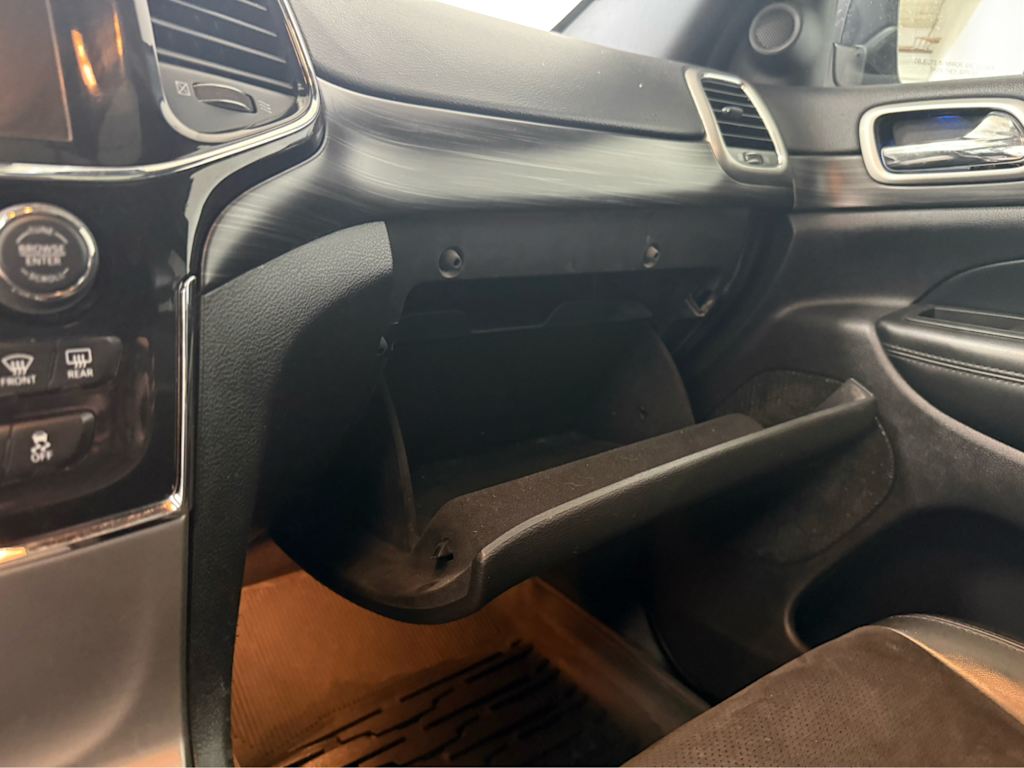 Thumbnail: 2021 Jeep Grand Cherokee - 23