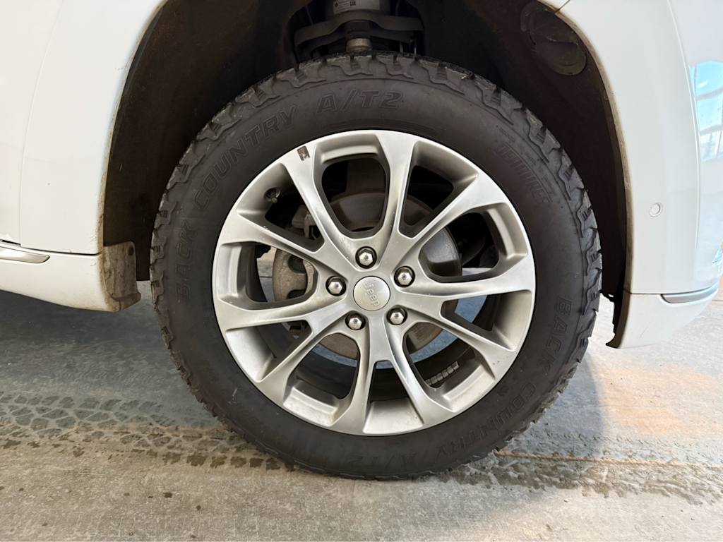 Thumbnail: 2019 Jeep Grand Cherokee - 17