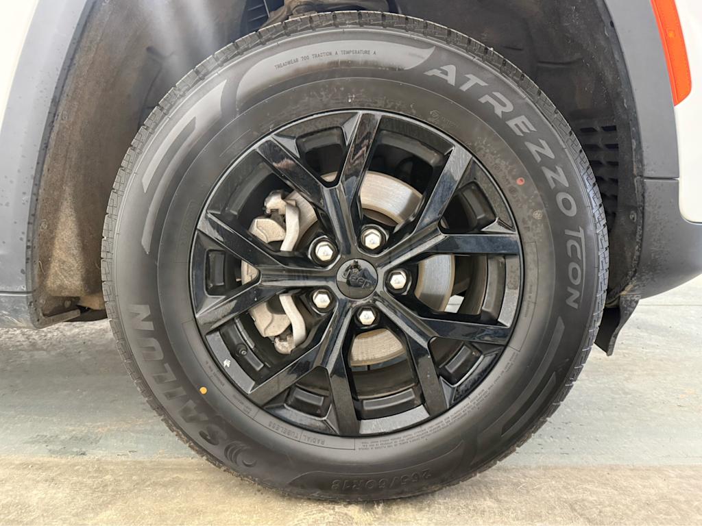 Thumbnail: 2024 Jeep Grand Cherokee - 19