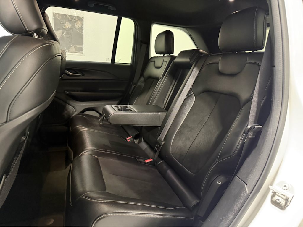 Thumbnail: 2024 Jeep Grand Cherokee - 20