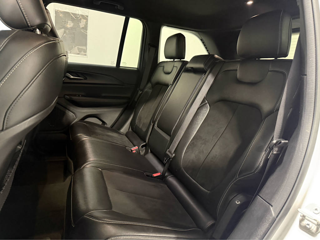 Thumbnail: 2024 Jeep Grand Cherokee - 10