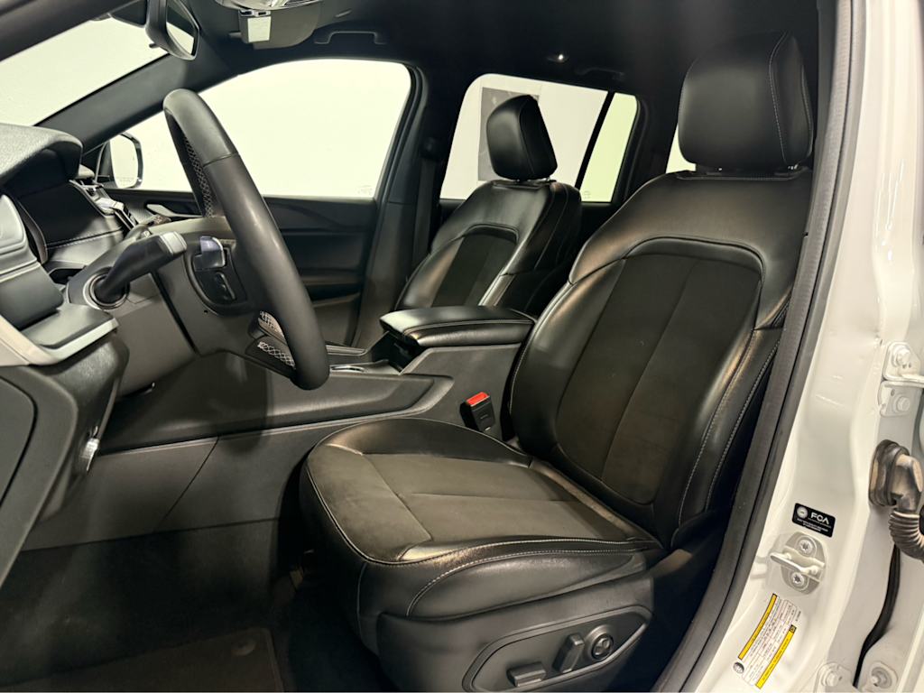 Thumbnail: 2024 Jeep Grand Cherokee - 9