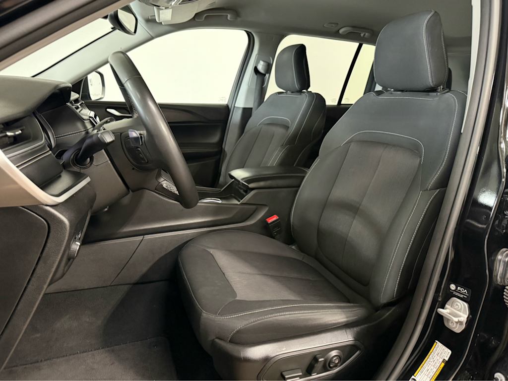 Thumbnail: 2024 Jeep Grand Cherokee - 9