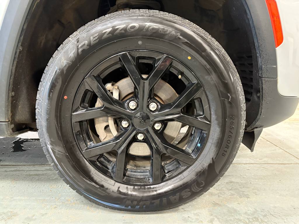 Thumbnail: 2024 Jeep Grand Cherokee - 5