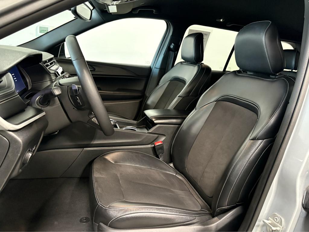 Thumbnail: 2024 Jeep Grand Cherokee - 8