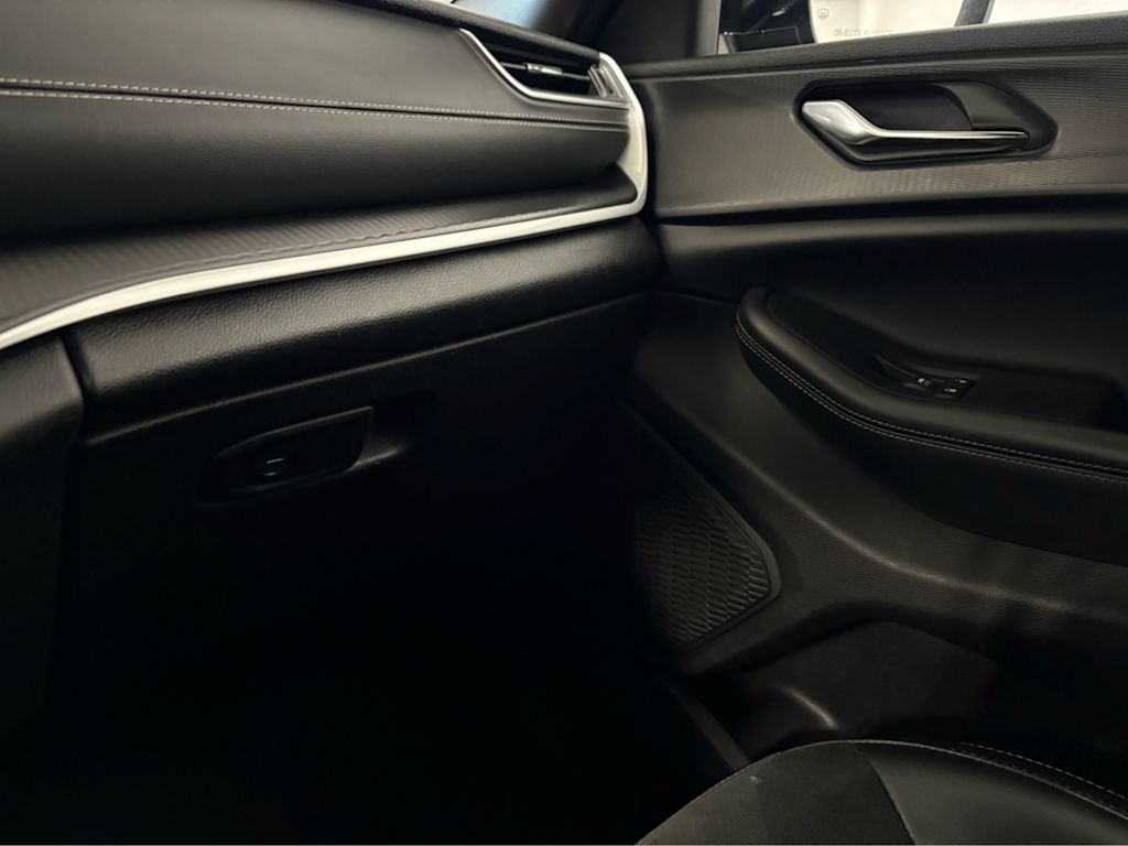 Thumbnail: 2024 Jeep Grand Cherokee - 30