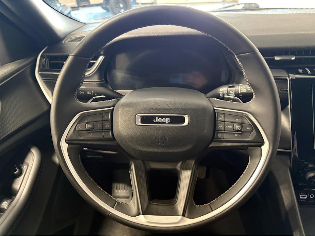 Thumbnail: 2024 Jeep Grand Cherokee - 12