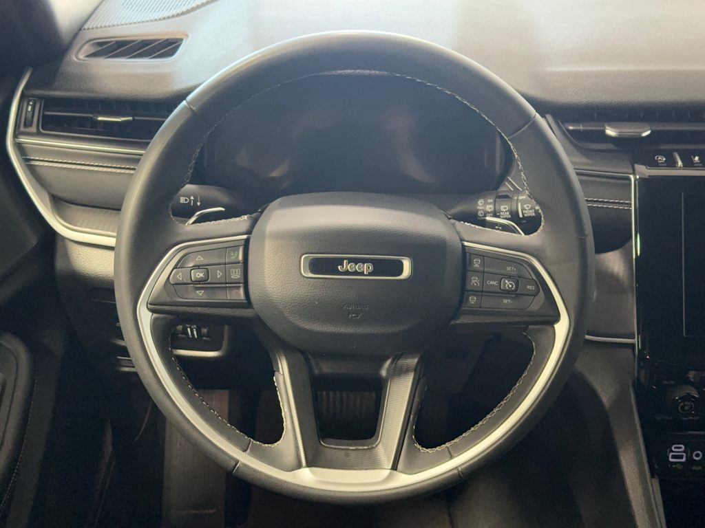 Thumbnail: 2024 Jeep Grand Cherokee L - 8