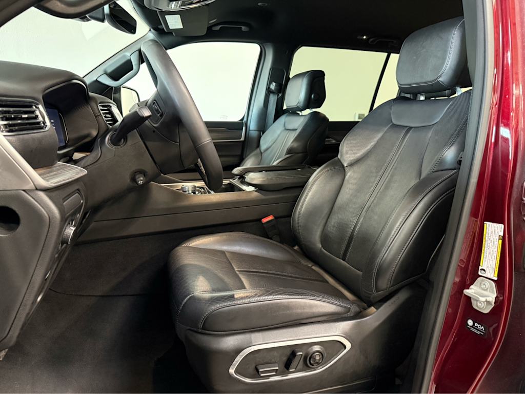 Thumbnail: 2024 Jeep Wagoneer - 9