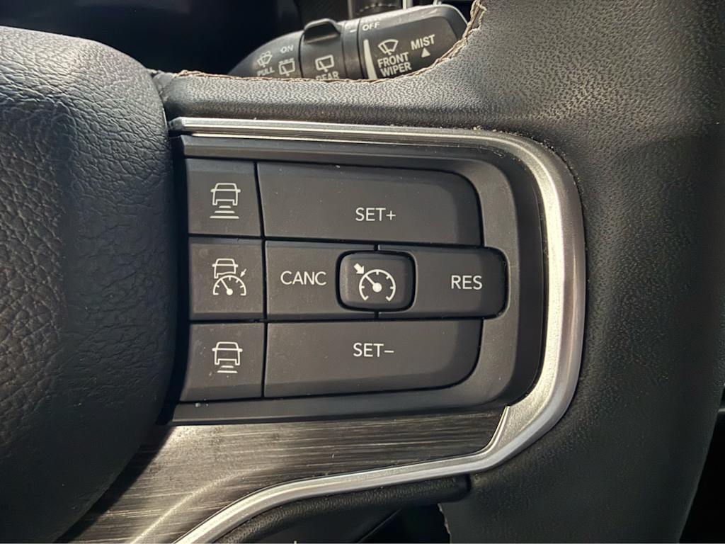 Thumbnail: 2024 Jeep Wagoneer - 23