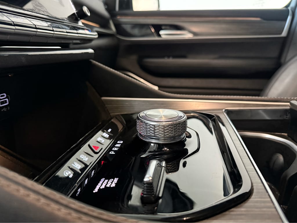 Thumbnail: 2024 Jeep Wagoneer - 25