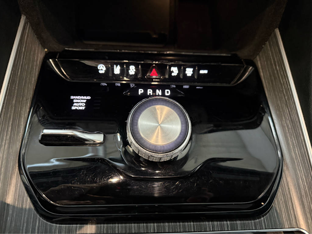 Thumbnail: 2024 Jeep Wagoneer - 12