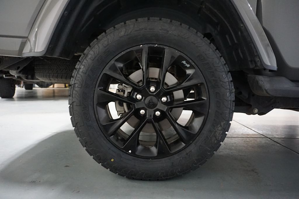 Thumbnail: 2023 Jeep Gladiator - 17