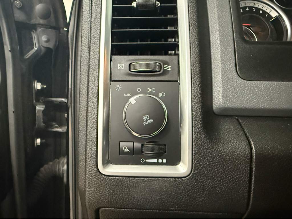 Thumbnail: 2019 RAM 1500 - 27