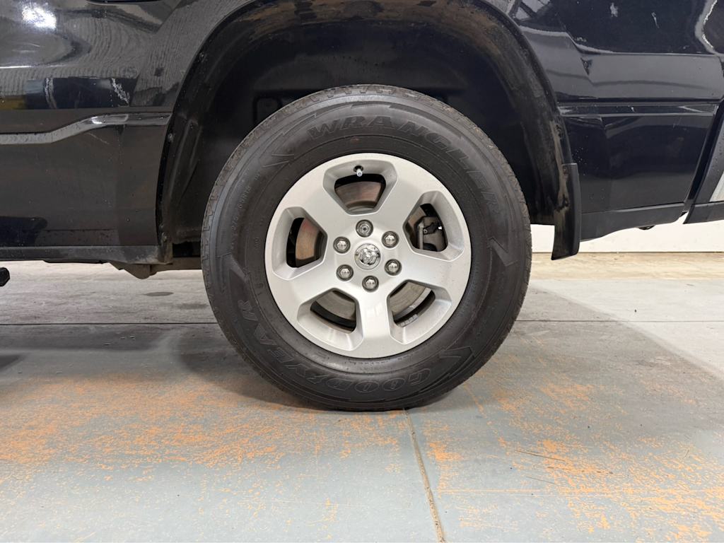Thumbnail: 2019 RAM 1500 - 17