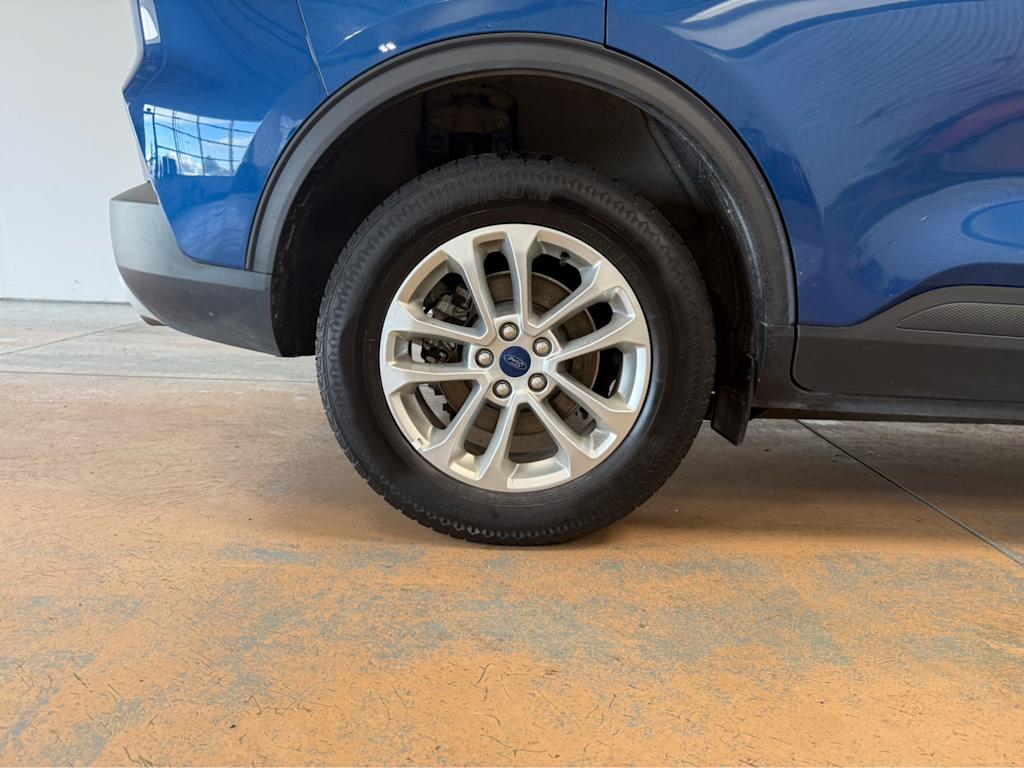 Thumbnail: 2022 Ford Escape - 16