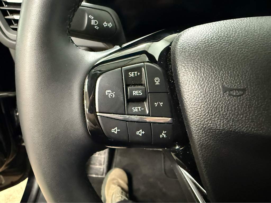 Thumbnail: 2025 Ford Escape - 21