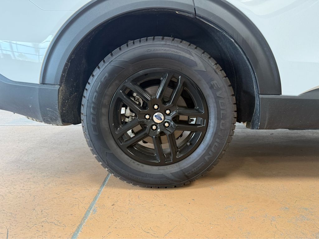 Thumbnail: 2025 Ford Explorer - 5