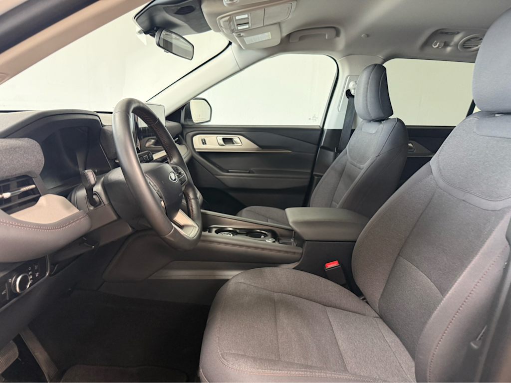 Thumbnail: 2025 Ford Explorer - 8