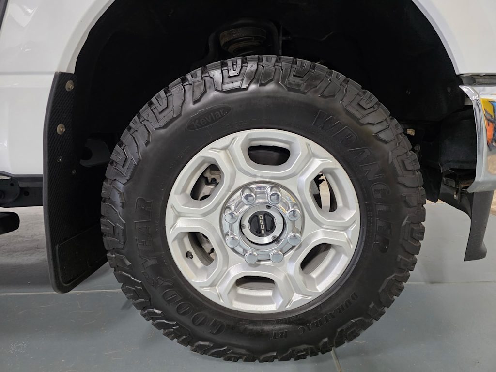 Thumbnail: 2025 Ford F-350 - 6