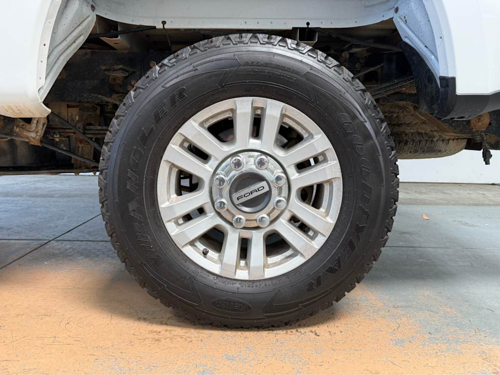 Thumbnail: 2019 Ford F-350 - 18