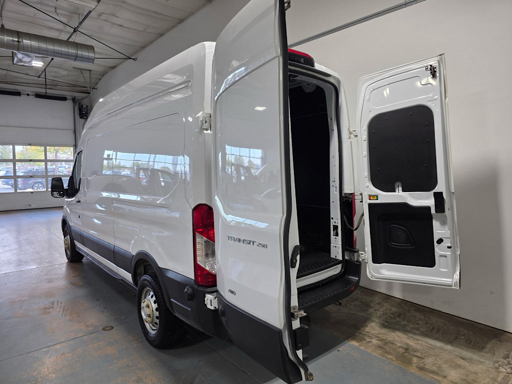 Thumbnail: 2025 Ford Transit Series - 9