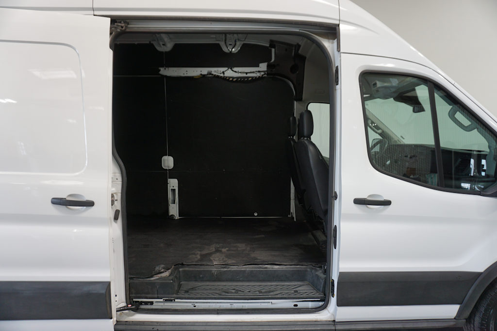 2023 Ford Transit Series 250 21