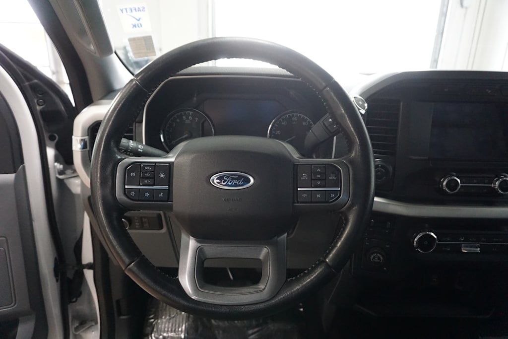 2022 Ford F-150 XLT 2